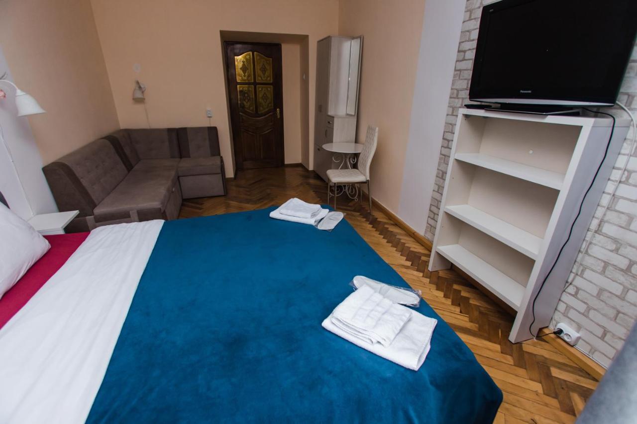 Mary Apartamento Lviv Exterior foto