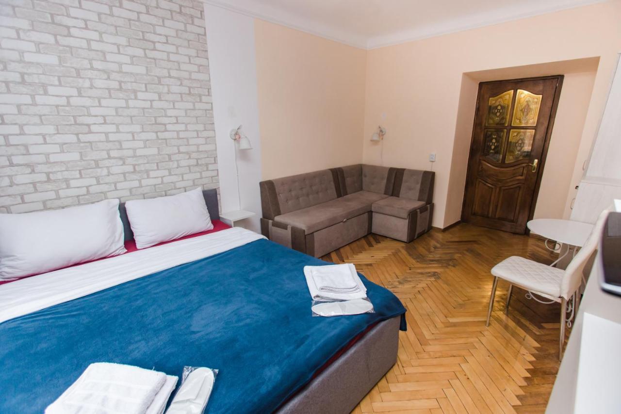 Mary Apartamento Lviv Exterior foto