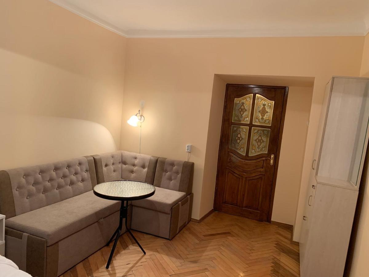 Mary Apartamento Lviv Exterior foto